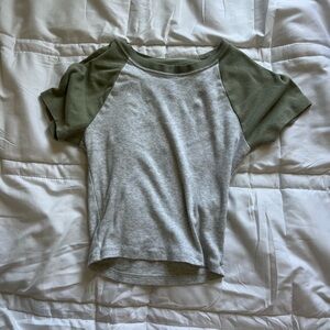 Hollister Kids' Gray and Olive Raglan Tee